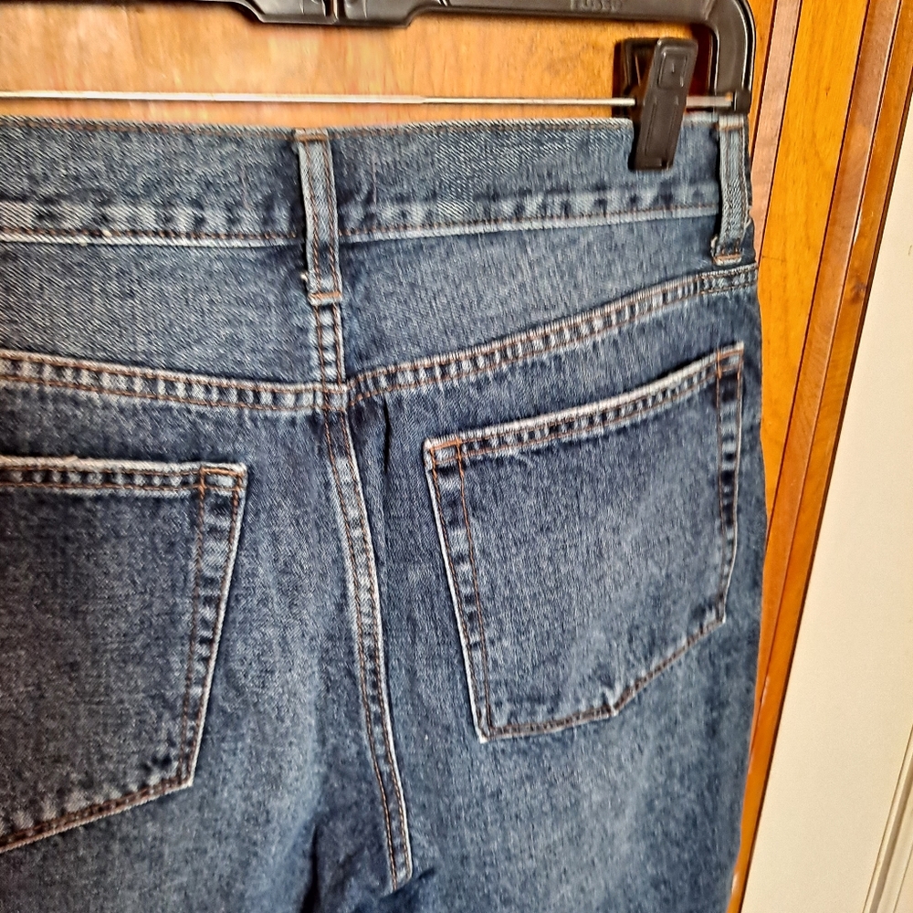 JBD | Distressed Denim Capris - Picture 4 of 7
